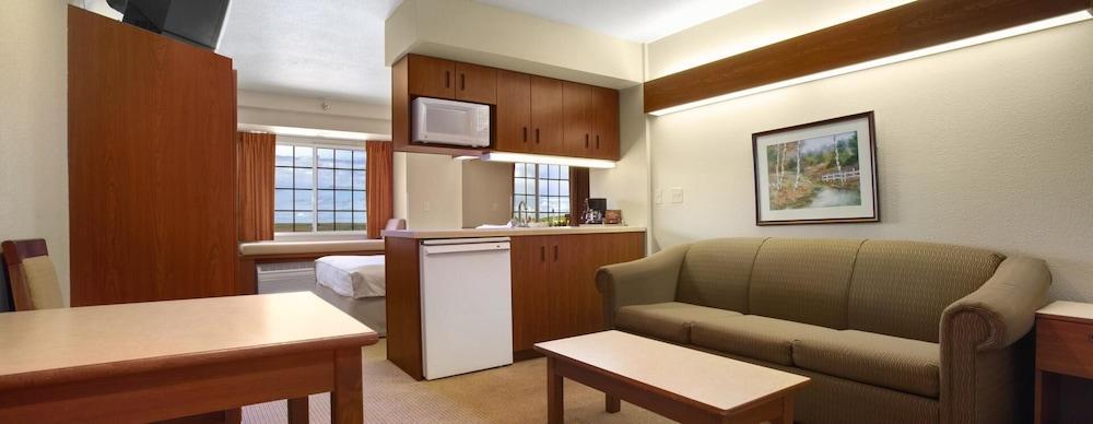 Microtel Inn & Suites By Wyndham Rice Lake Extérieur photo