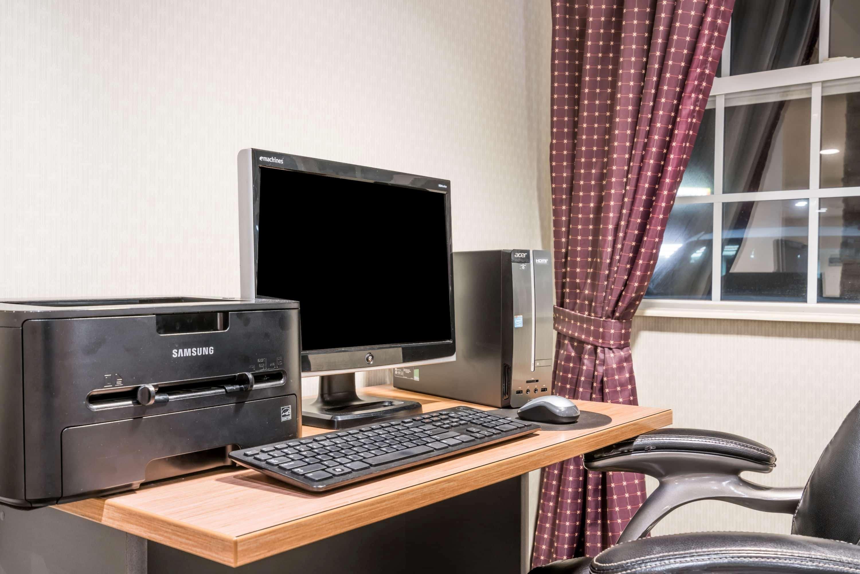 Microtel Inn & Suites By Wyndham Rice Lake Extérieur photo