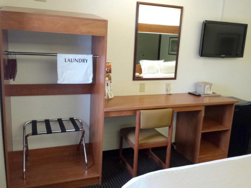 Microtel Inn & Suites By Wyndham Rice Lake Extérieur photo