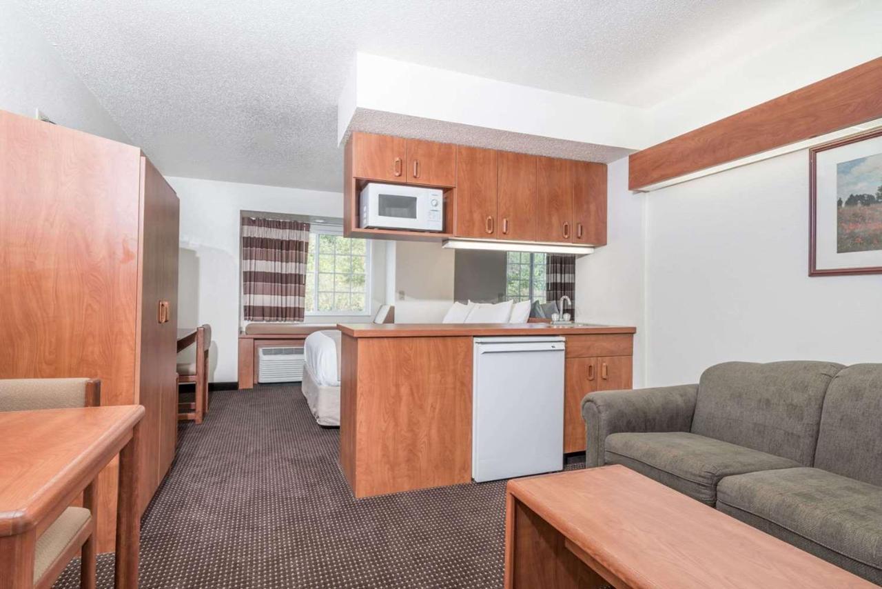 Microtel Inn & Suites By Wyndham Rice Lake Extérieur photo